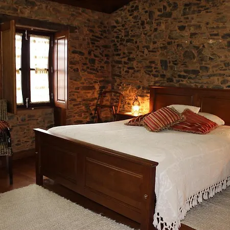 Casa Dos Pinelas Limãos
