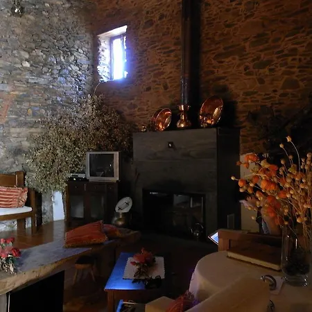 Casa Dos Pinelas Limaos